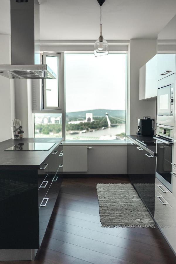 Voir Apartment บราติสลาวา ภายนอก รูปภาพ