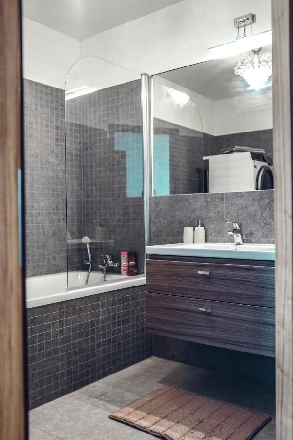 Voir Apartment บราติสลาวา ภายนอก รูปภาพ